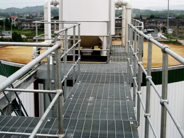 工廠鋼梯踏步板案例