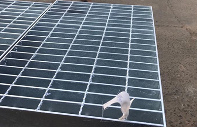 熱鍍鋅鋼格柵板